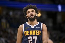 穆雷重返赛场，锐不可当首场状态出色，西班牙队观众沸腾！